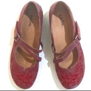 (EUC) TAOS Wish, Leather Floral Embroidered, Burgundy, Mary Jane, US Size 8-8.5